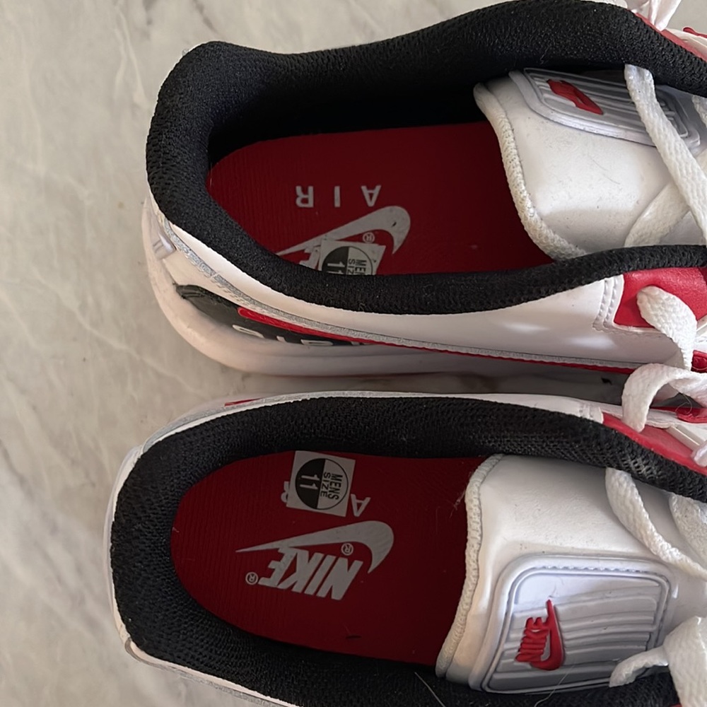 Practically brand new size 11 Nike Airmax shoes. Worn once, still New conditon - Picture 4 of 5